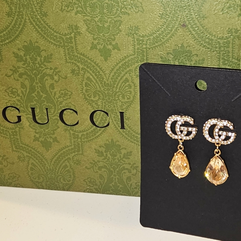 **SOLD** Authentic Gucci Gold Crystal Teardrop Earrings! Like New - Picture 1 of 8